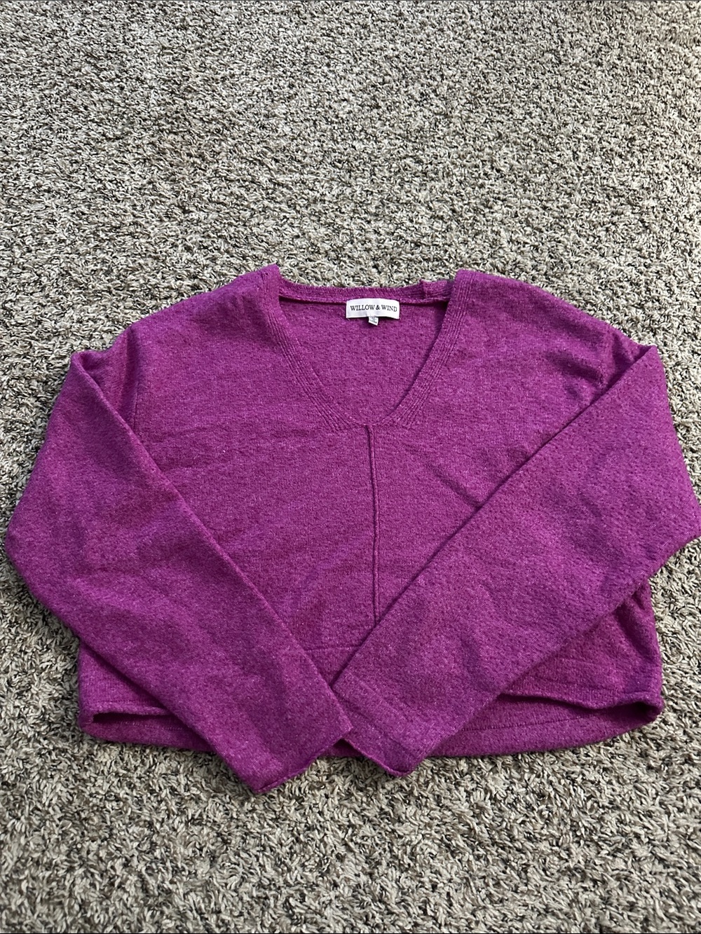 Willow & Wind V-Neck Cropped Sweater in Plum (MRO)